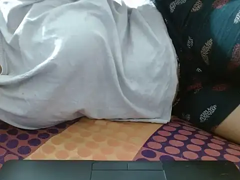 Vaani Singha online show from October 16, 8:22 pm