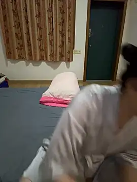 xiiuuff18 online show from September 24, 3:11 pm