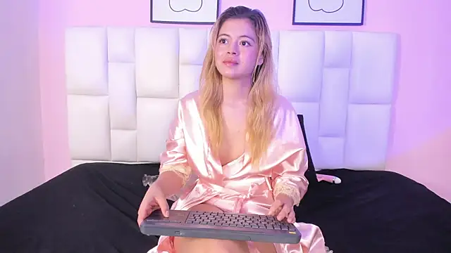 Sam Coold online show from April 12, 4:37 am