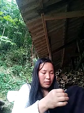 miss-su online show from March 25, 9:01 am