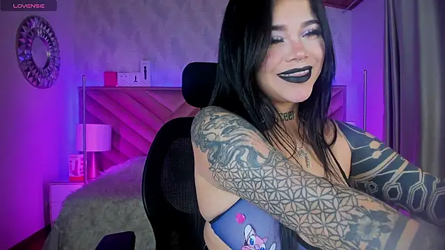  raven black online show from February 25, 2:26 pm