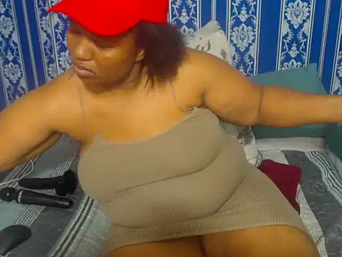 JUICEYLIPS333 online show from November 7, 4:45 pm