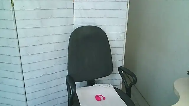 Helen xi  online show from January 15, 5:24 am