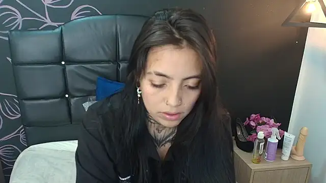 LiaMonroee  online show from December 22, 12:30 pm