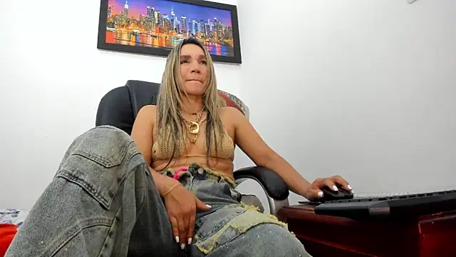 Ms lunaRose online show from February 11, 1:42 am