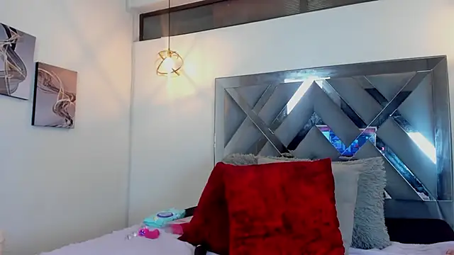 Candy Hott7 online show from December 3, 8:55 pm