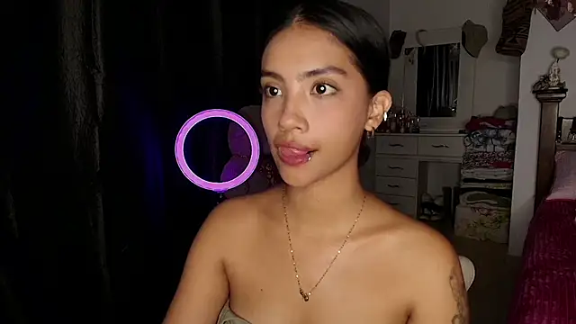 mia yireth online show from September 11, 12:44 am