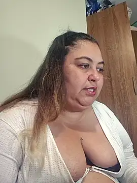 curvy diva  online show from February 10, 11:57 am