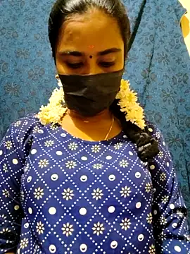 mini-queen online show from November 24, 6:10 pm