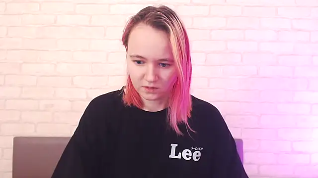 Ericha Stone online show from December 19, 2:38 am