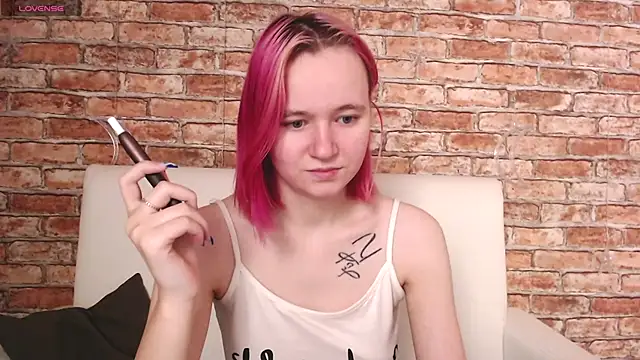 Ericha Stone online show from October 16, 3:20 am