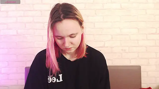 Ericha Stone online show from February 18, 1:49 am