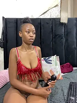 SexyPetitex25 online show from February 27, 9:58 pm