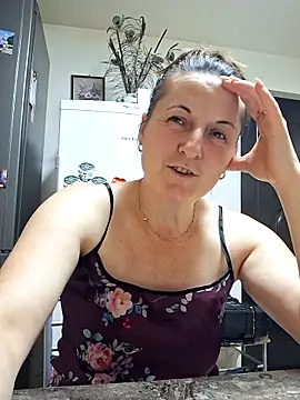 Fluturas2 online show from December 18, 11:31 pm