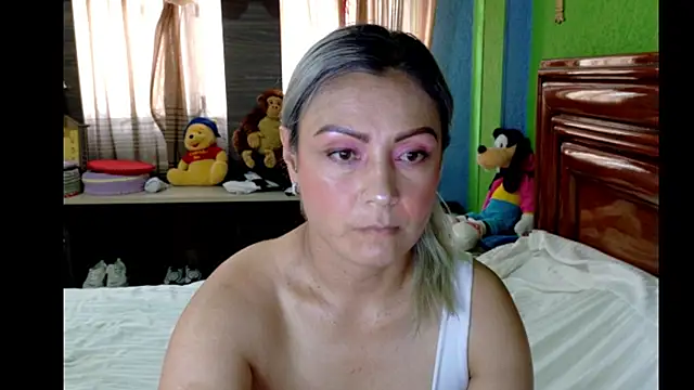  Charlize theron  online show from March 13, 9:27 pm