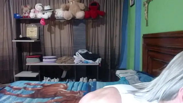  Charlize theron  online show from October 16, 11:40 pm