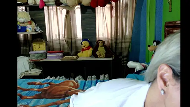  Charlize theron  online show from March 20, 10:47 pm