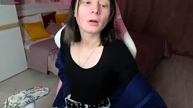 EllinEverly online show from March 7, 9:22 pm