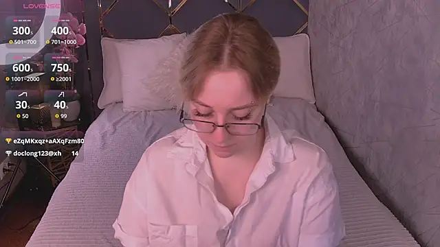 AlexandraGreen online show from July 17, 9:29 pm