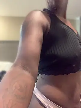 CinnaCakesss online show from August 6, 1:29 pm