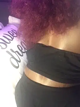 CinnaCakesss online show from February 7, 9:13 am