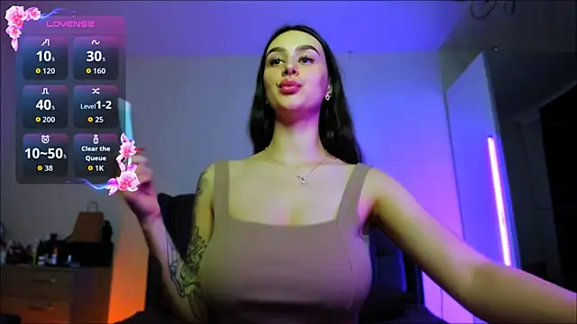 Veronica Larsson online show from September 22, 5:55 pm