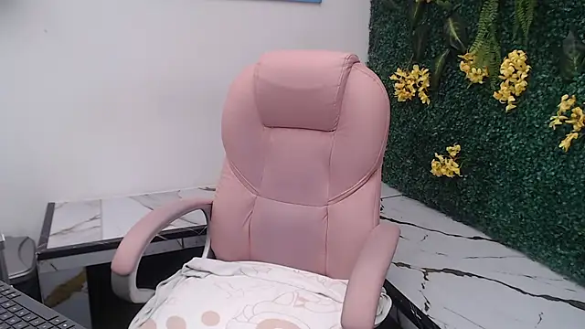 Red kytty6 online show from September 20, 7:56 pm