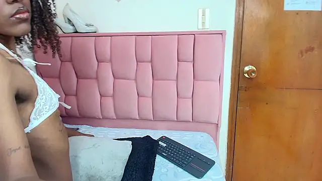 victoria aphril online show from March 19, 2:05 am