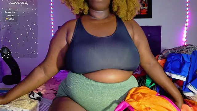 ebony NeighborMoans online show from February 10, 3:09 am