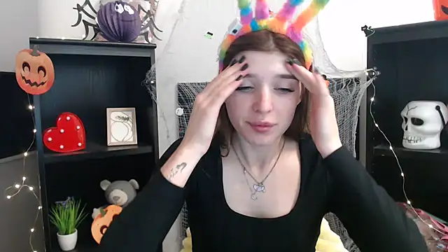 JuiceLips   online show from October 31, 2:21 pm