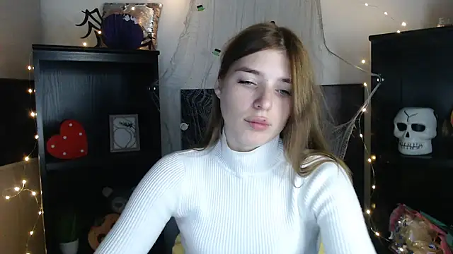 JuiceLips   online show from November 6, 1:50 pm