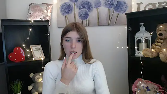 JuiceLips   online show from September 26, 9:40 am