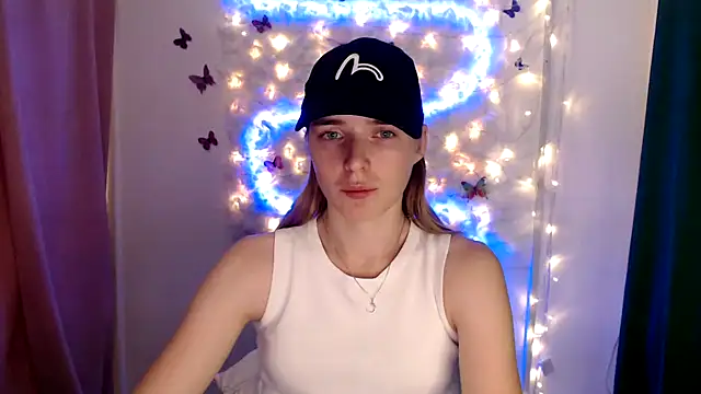 JuiceLips   online show from September 8, 3:22 pm