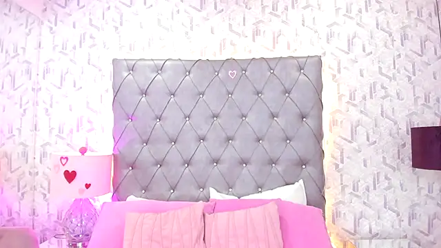 ScarletMore online show from March 9, 2:15 am