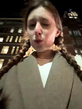 FroggyAnna online show from October 13, 5:26 pm