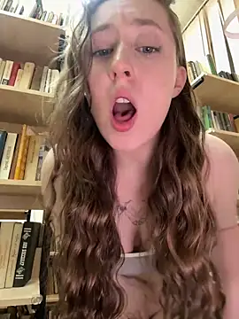 FroggyAnna online show from April 11, 6:22 pm