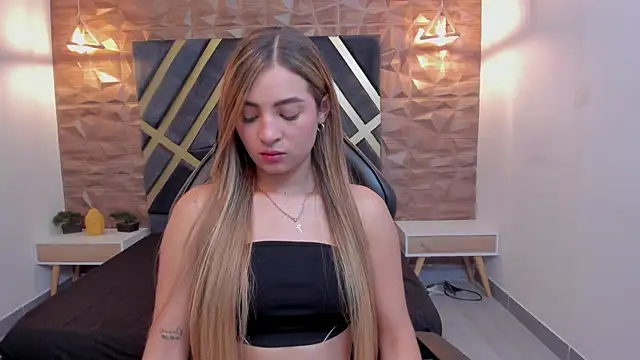 Alana cox  online show from December 22, 11:52 pm