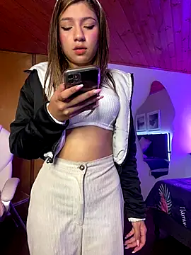 Isabella18 pink online show from October 4, 3:23 am