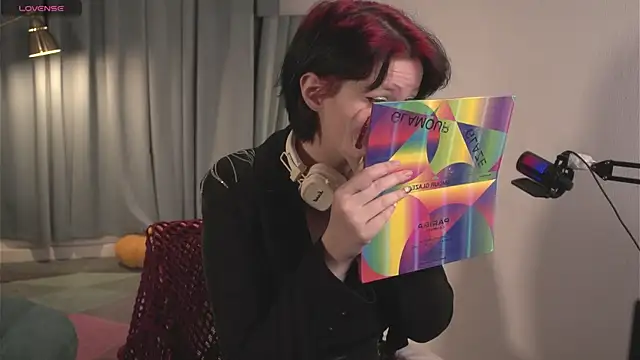 bluebeell online show from December 1, 5:00 am