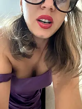 ladywithbigass online show from September 12, 5:19 am