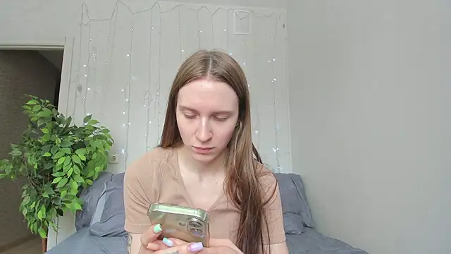 Kelly Gerzikaa online show from March 22, 4:29 am