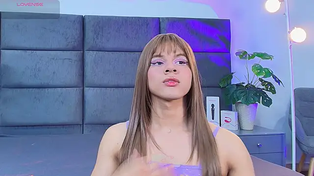 Slenna Moon online show from April 6, 12:43 am