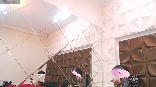 MeganLarsson online show from October 14, 11:46 am