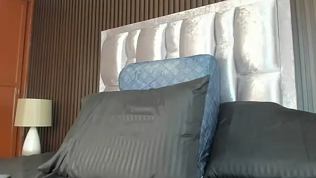 Zahra milks online show from March 10, 2:10 pm