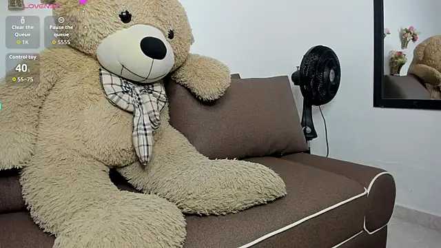 Zahra milks online show from October 14, 1:46 pm