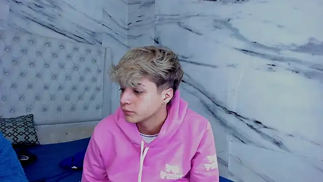 Ari and Storm online show from September 12, 2:46 pm