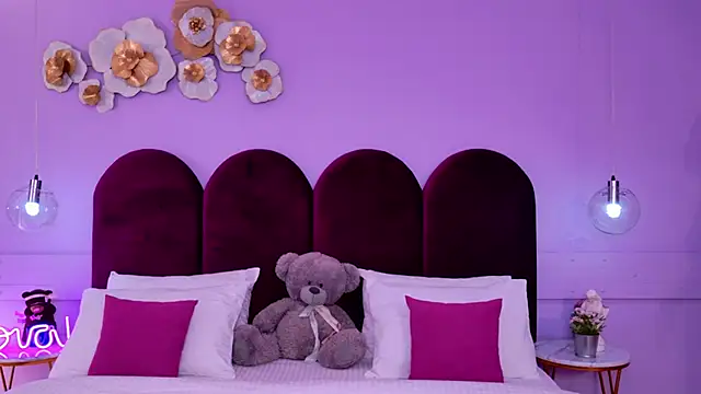 AmadaReine online show from September 23, 3:15 am