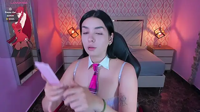 CHRISTY TEIGEN4 online show from September 12, 7:54 pm