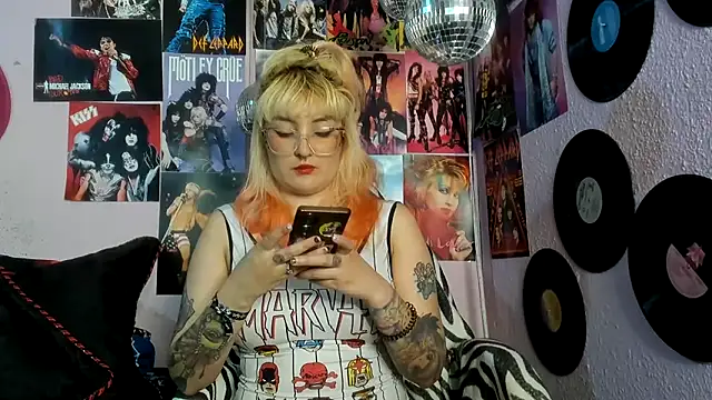 Avril Maria online show from March 16, 8:35 pm