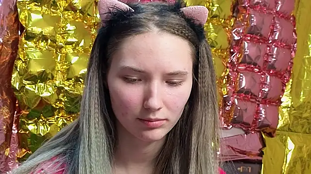  kikiclark   online show from April 21, 8:27 pm